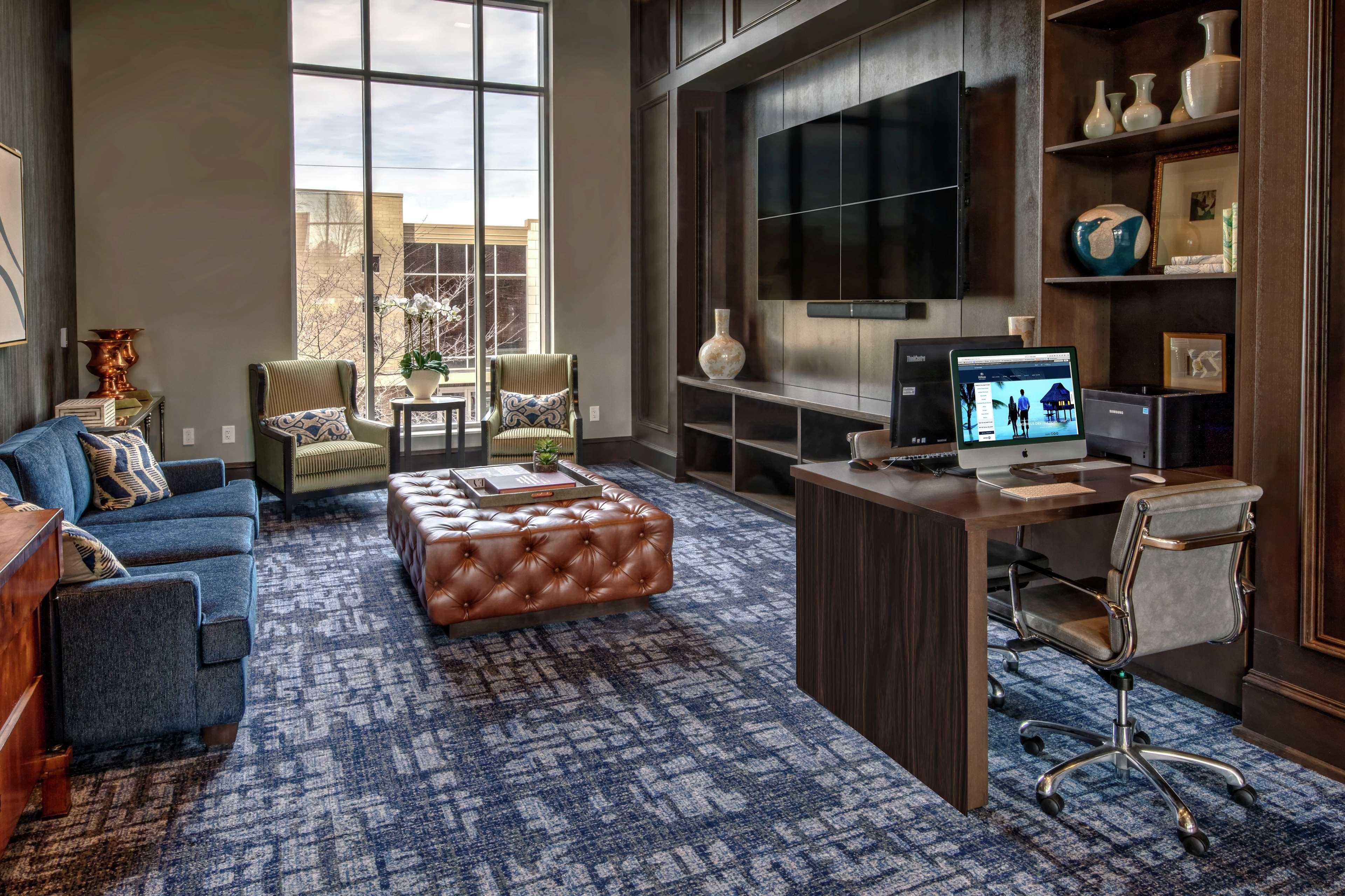 Hotel Hilton Hills